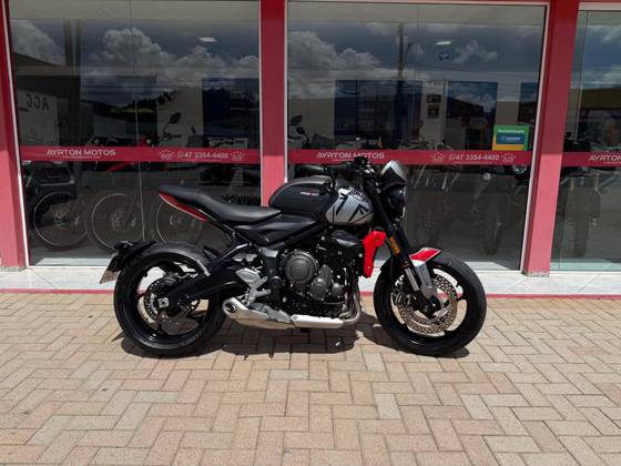 TRIUMPH TRIDENT 660 